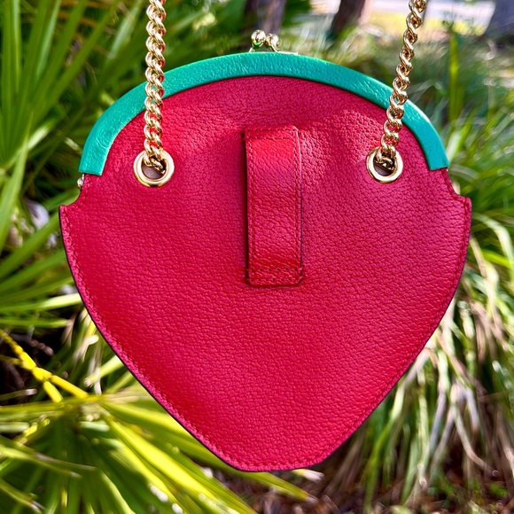 GUCCI Red Strawberry Crossbody Bag 719725 Gold Chain Fruit Pochette Mini Purse - Picture 13 of 16